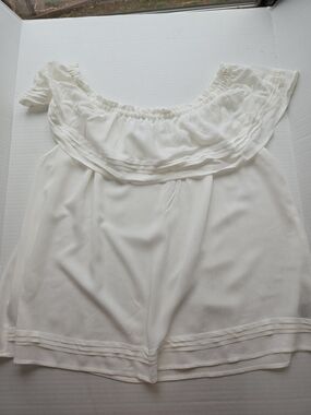 AGB White Off-Shoulder Ruffle Camisole
